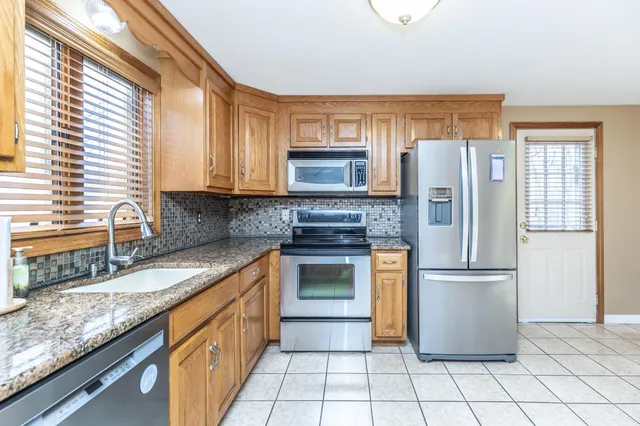 $549,999 | 41 Tewksbury Road, Hampstead, NH 03841