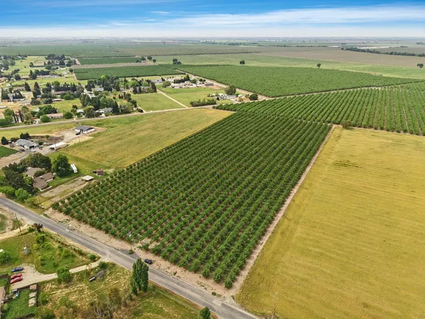 $495,000 | 19753 East Oakwood Road, Stockton, CA 95215