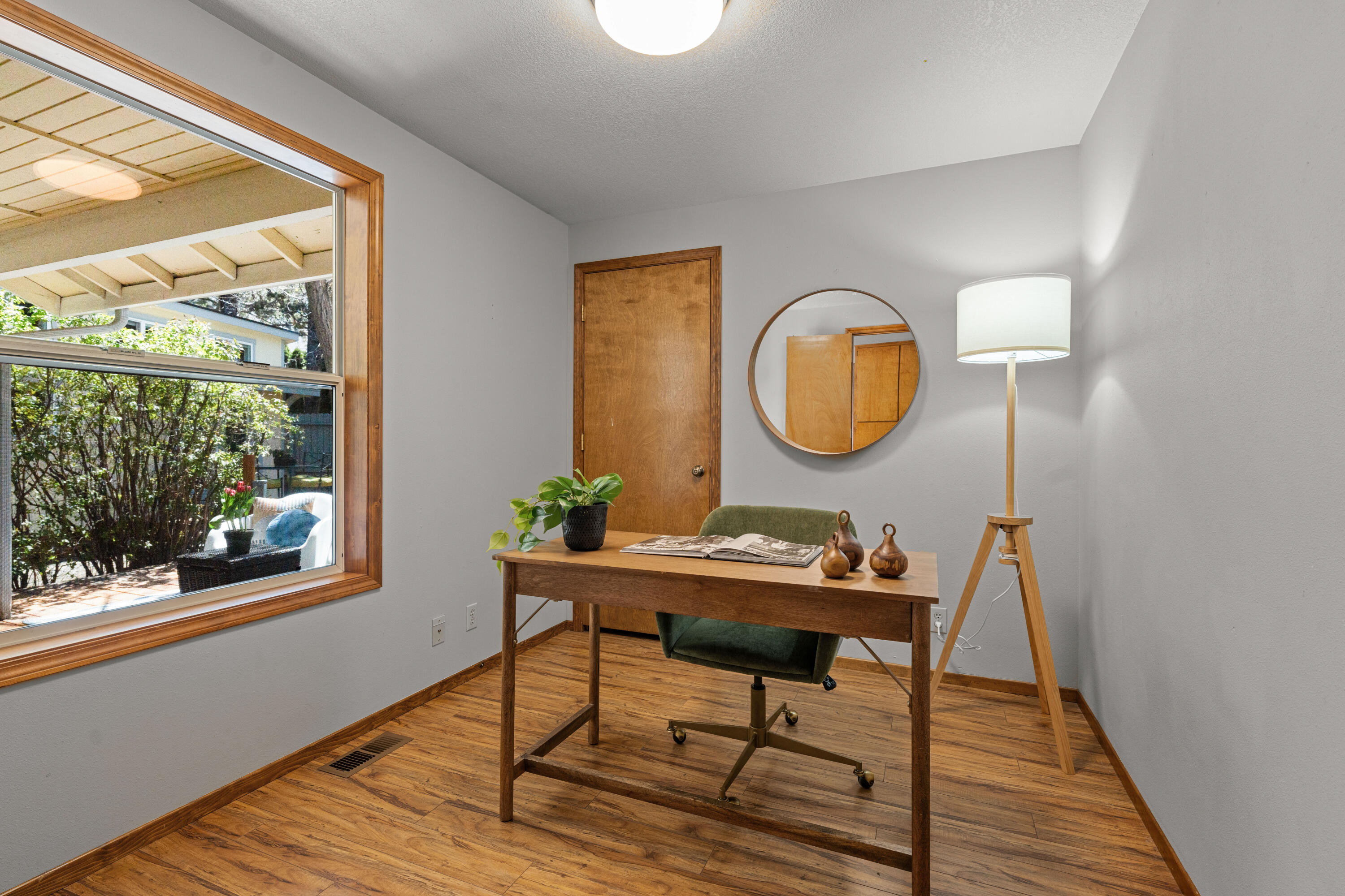 847 Northeast Jones Road Bend, OR 97701 - Photo 17 of 29 26-print-Riley_Visuals-26