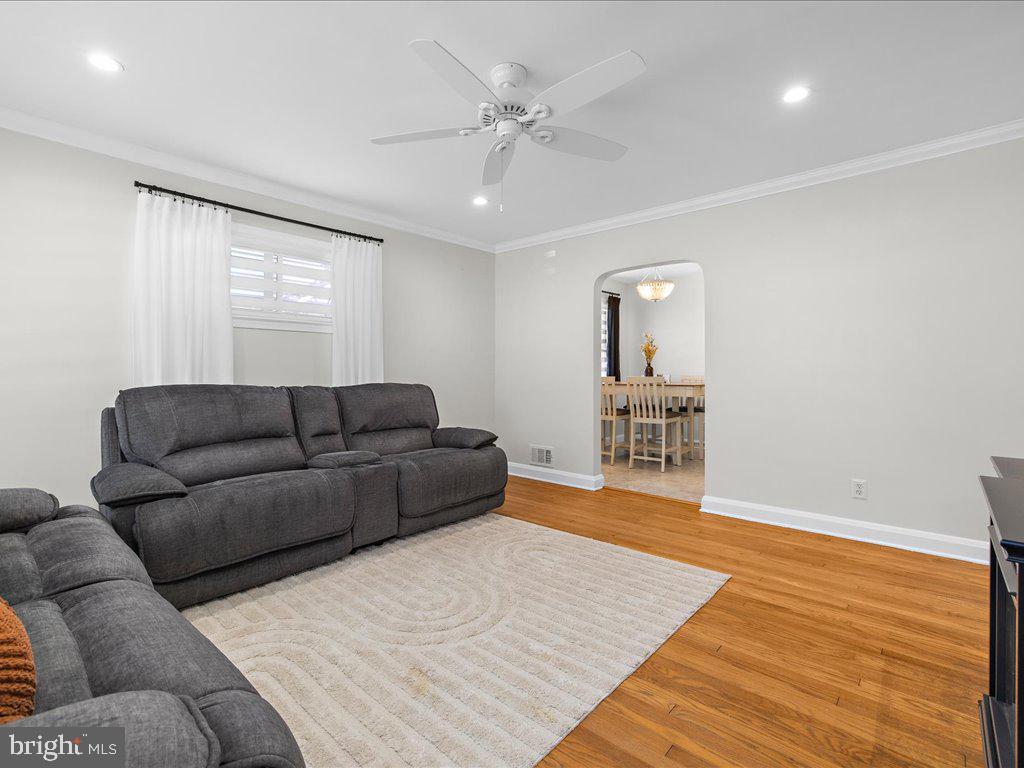 8420 Spring Road Pasadena, MD 21122 - Photo 8 of 27 Gallery Image 8