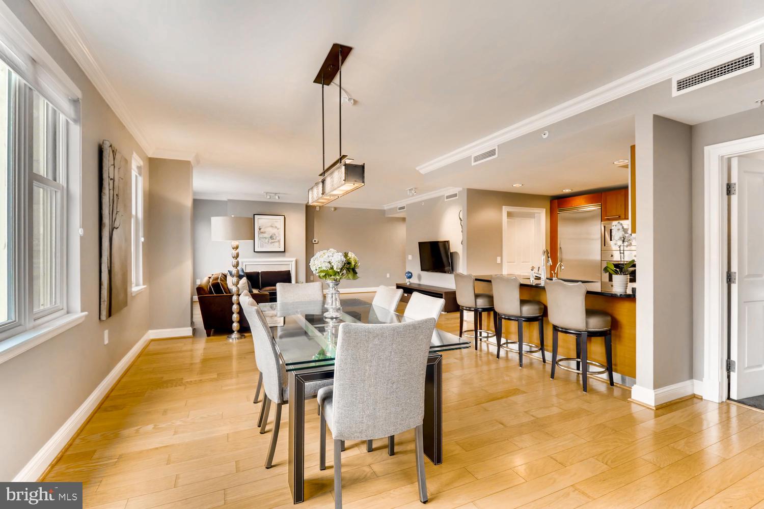 801 Key Highway, Unit 364 Baltimore, MD 21230 - Photo 14 of 51 Dining Room