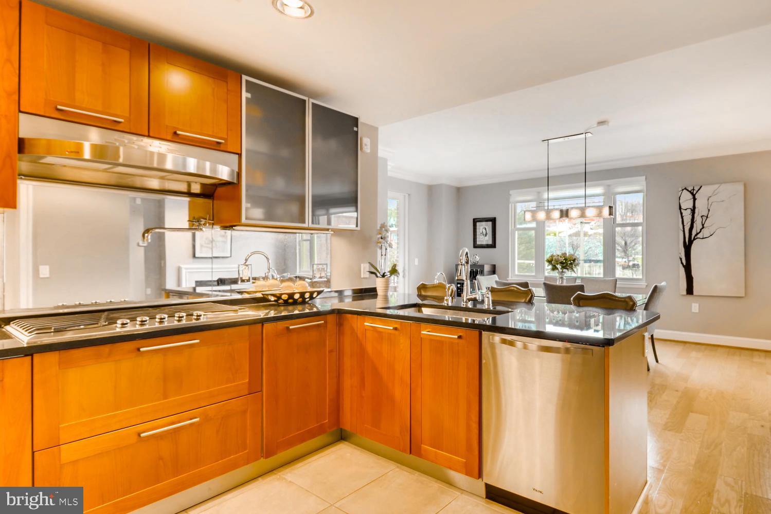 801 Key Highway, Unit 364 Baltimore, MD 21230 - Photo 17 of 51 Kitchen