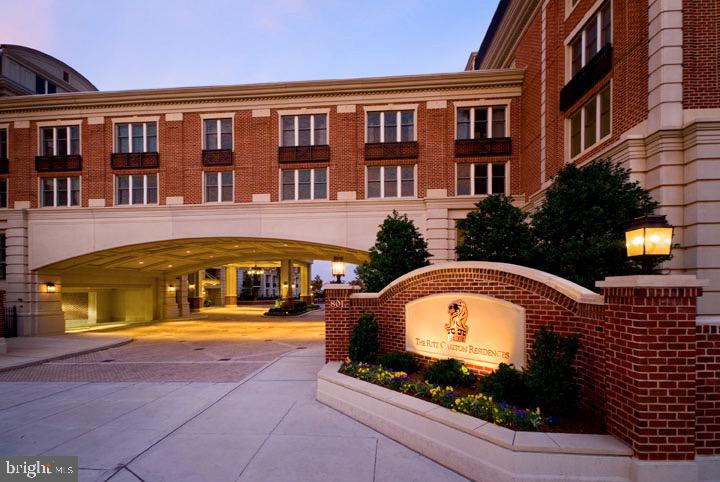 801 Key Highway, Unit 364 Baltimore, MD 21230 - Photo 2 of 51