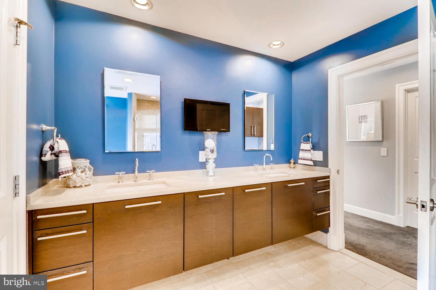 801 Key Highway, Unit 364 Baltimore, MD 21230 - Photo 28 of 51 Master Bath