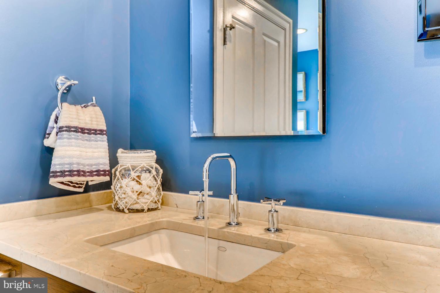 801 Key Highway, Unit 364 Baltimore, MD 21230 - Photo 31 of 51 Master Spa Bath