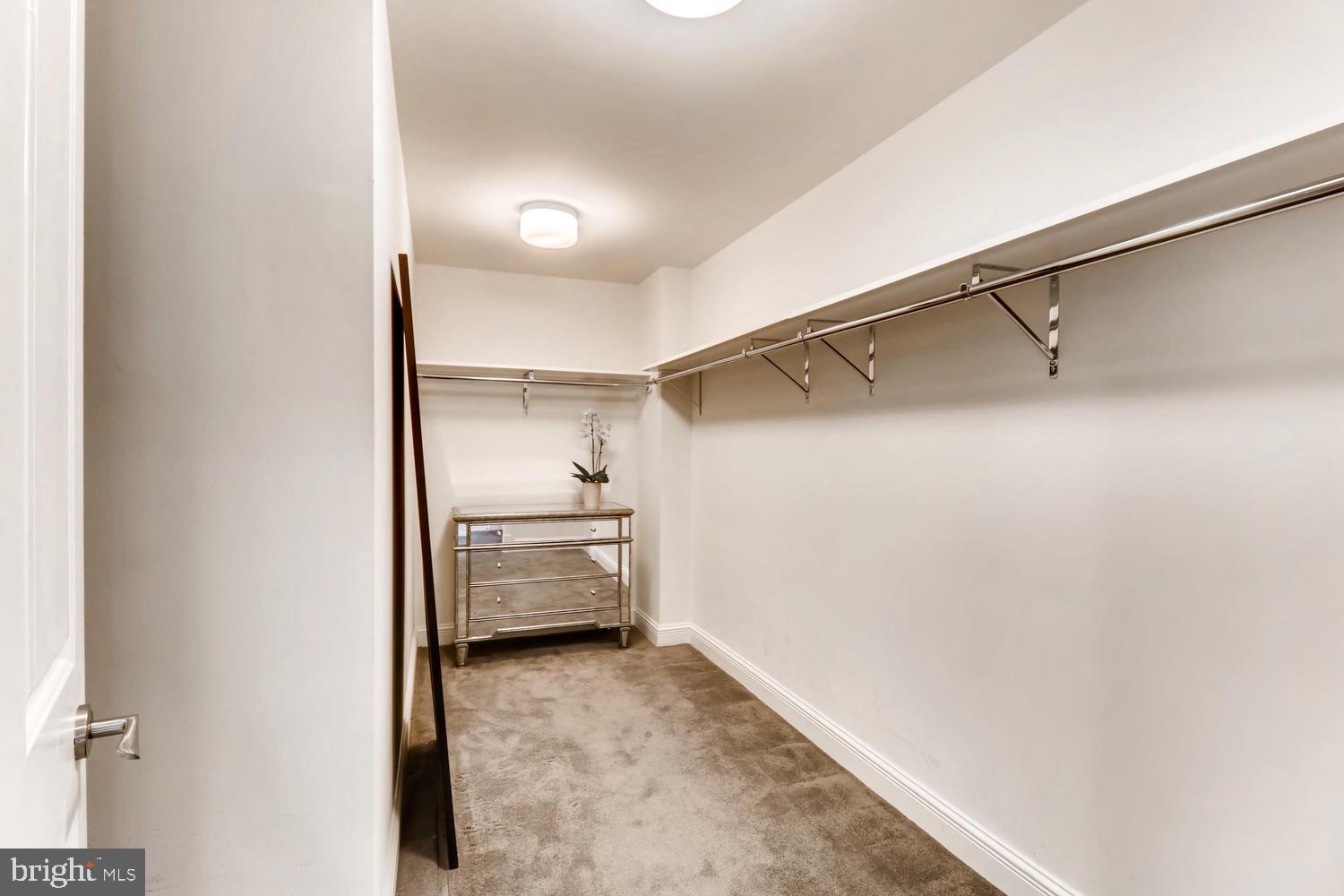 801 Key Highway, Unit 364 Baltimore, MD 21230 - Photo 32 of 51 Walk-in Closet