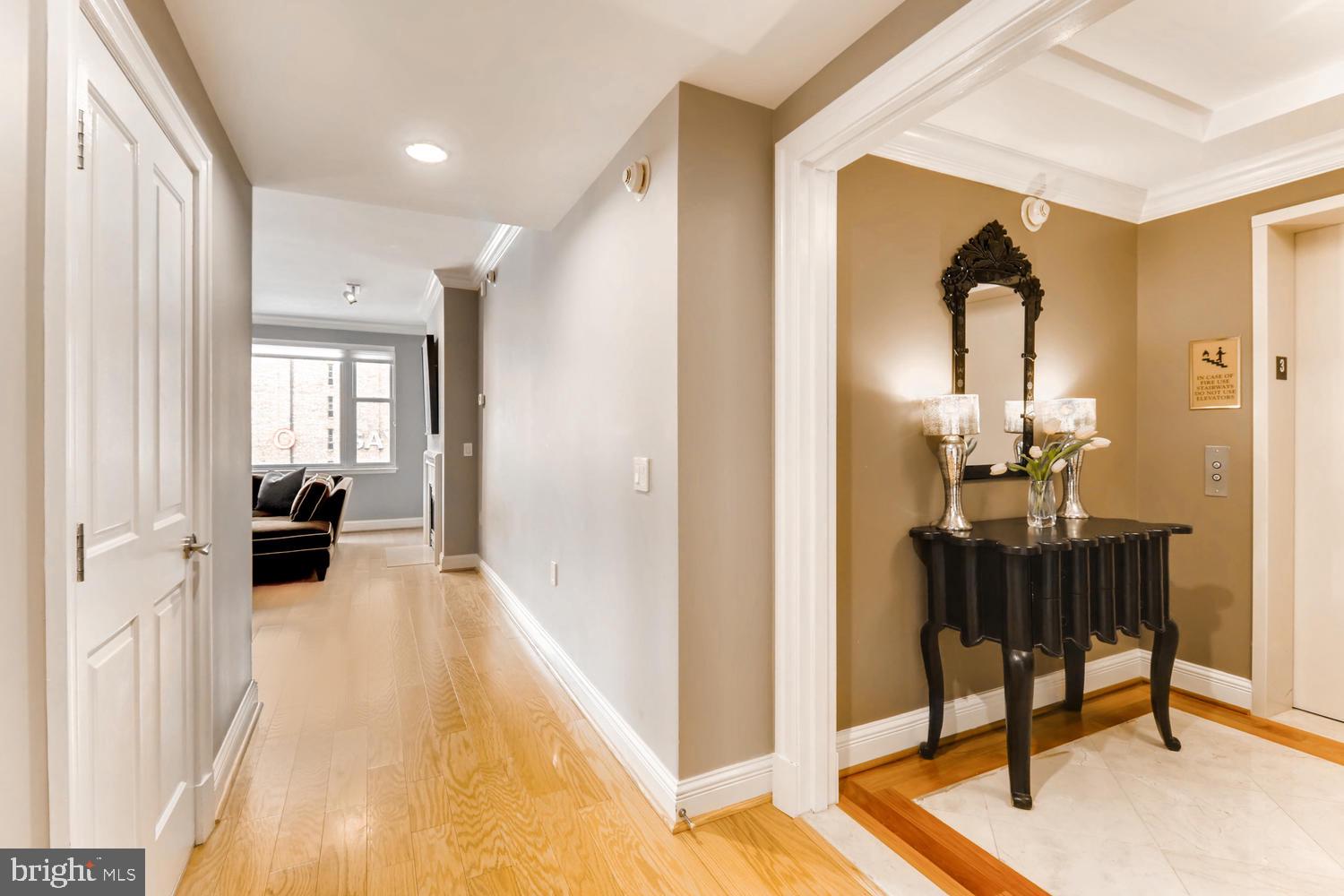 801 Key Highway, Unit 364 Baltimore, MD 21230 - Photo 5 of 51 Entry