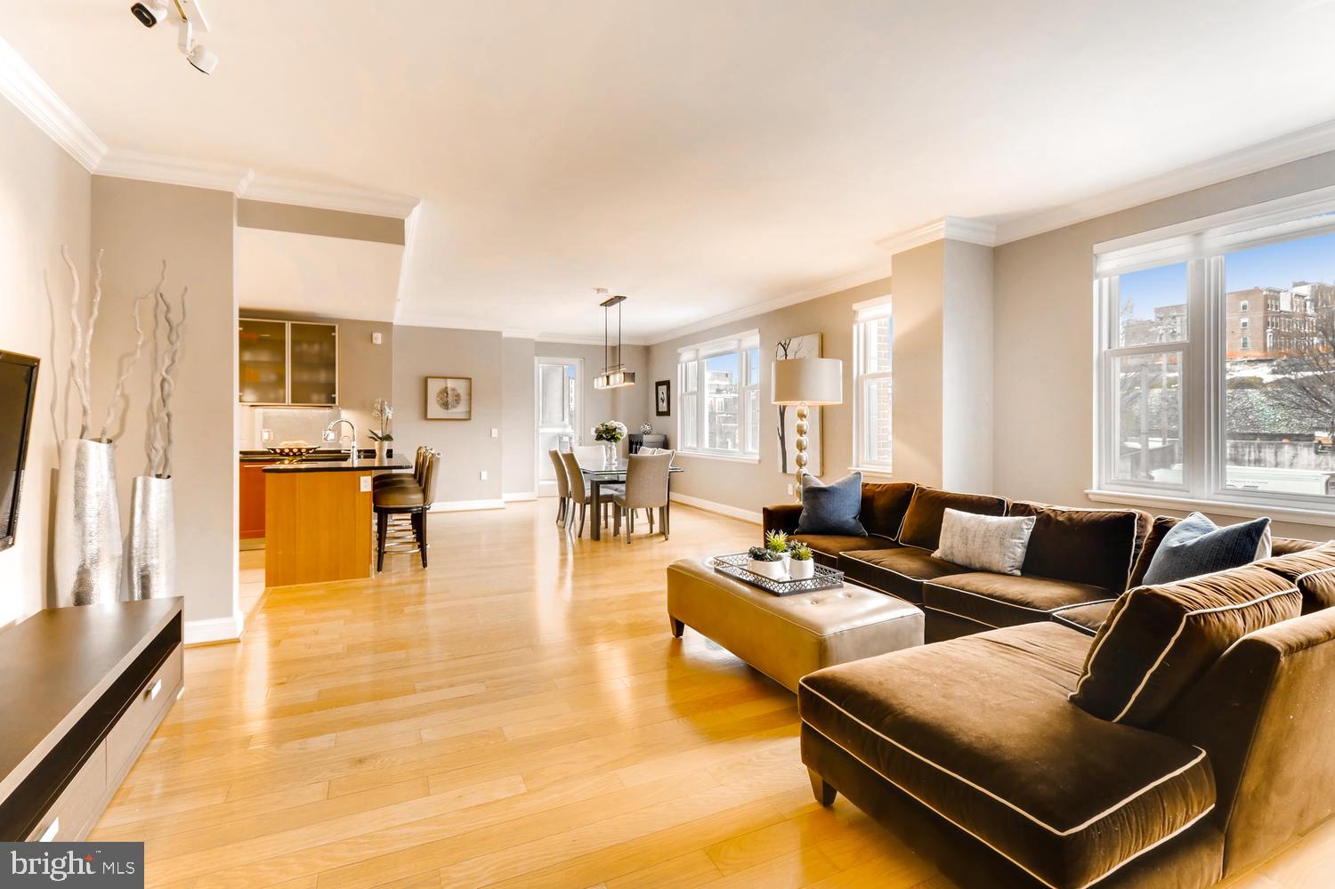 801 Key Highway, Unit 364 Baltimore, MD 21230 - Photo 6 of 51 Living Room