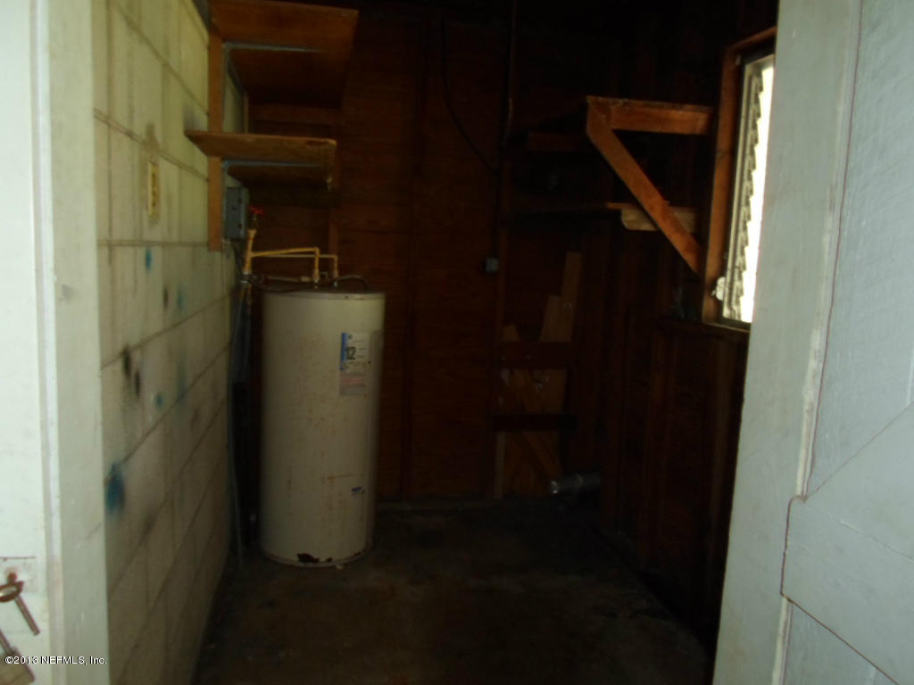 10423 Piedmont Road Jacksonville, FL 32218 - Photo 14 of 31 Utility Room