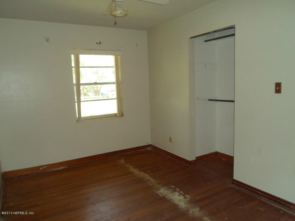 10423 Piedmont Road Jacksonville, FL 32218 - Photo 22 of 31 Bedroom 2 and 3 front corner