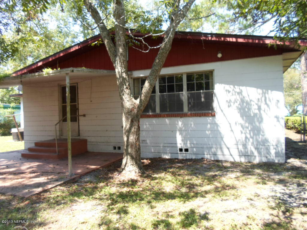 10423 Piedmont Road Jacksonville, FL 32218 - Photo 25 of 31 Back of Home Family room side