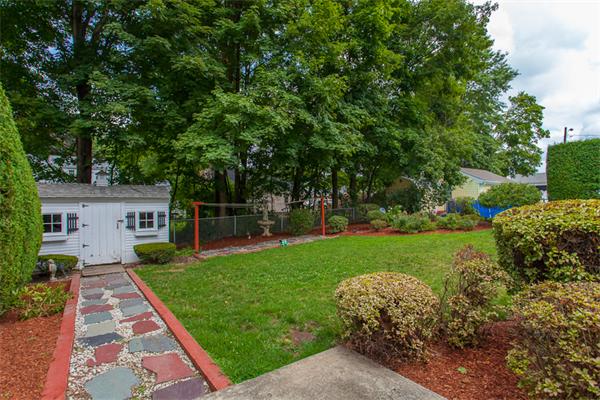 40 Wilmot Road Waltham, MA 02453 - Photo 4 of 25 Gallery Image 4