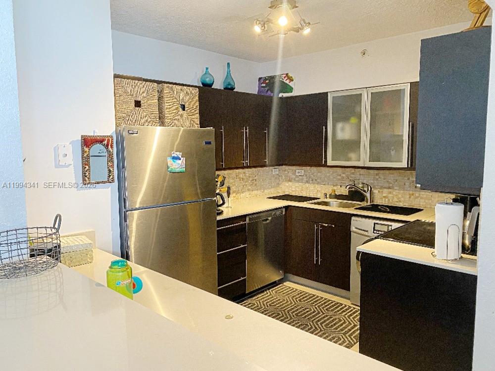 1500 Bay Road, Unit 1222S Miami Beach, FL 33139 - Photo 3 of 10