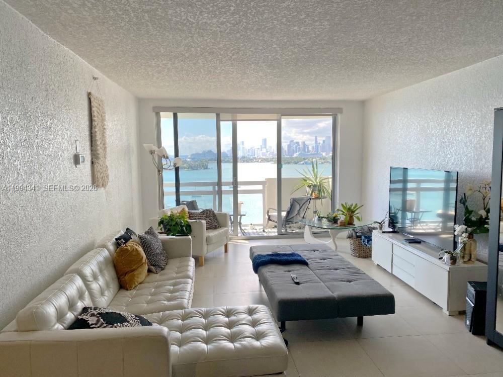 1500 Bay Road, Unit 1222S Miami Beach, FL 33139 - Photo 4 of 10