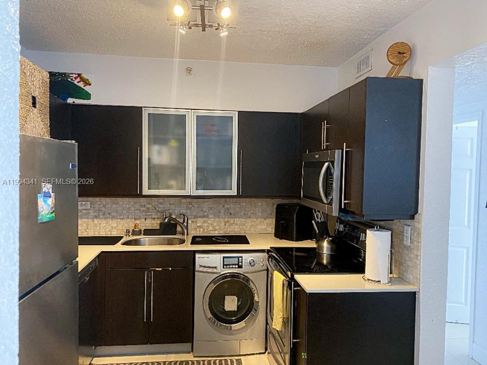 1500 Bay Road, Unit 1222S Miami Beach, FL 33139 - Photo 5 of 10