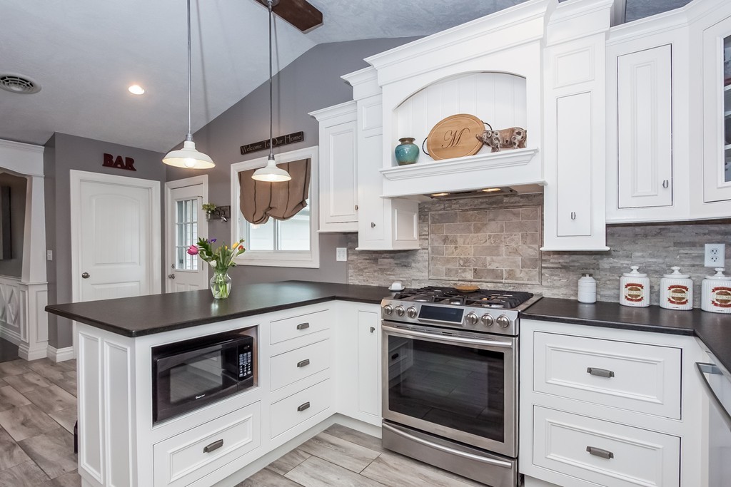 72 Squire Lane Springfield, MA 01118 - Photo 7 of 30 Gallery Image 7