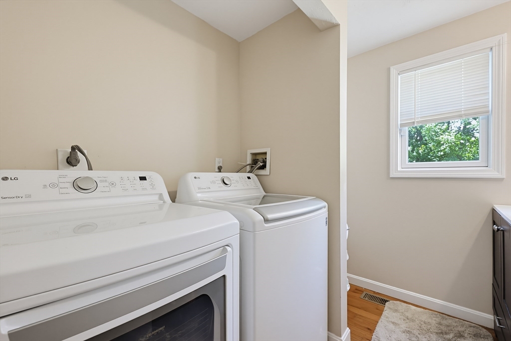 17 Bolton Street Worcester, MA 01604 - Photo 25 of 27
