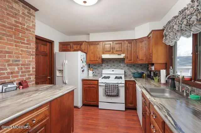 $765,000 | 49 Appleton Avenue, Leonardo, NJ 07737