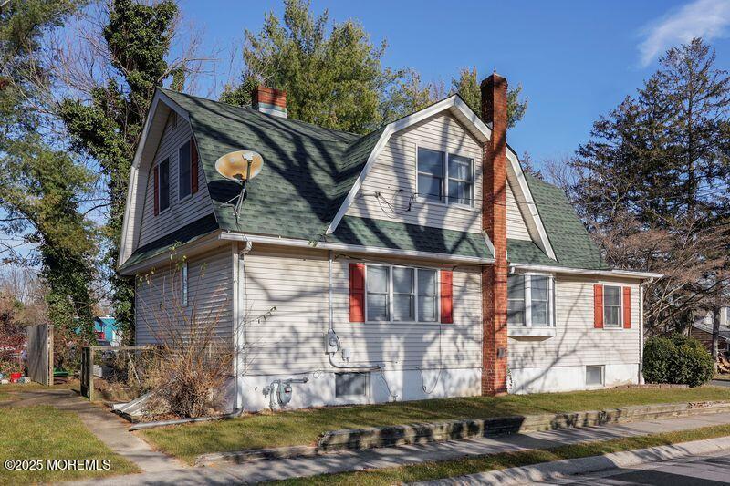47-49 Appleton Avenue Leonardo, NJ 07737 - Photo 29 of 44 a front view of a house with a yard