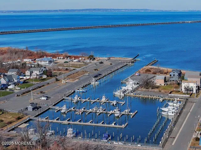 $765,000 | 49 Appleton Avenue, Leonardo, NJ 07737