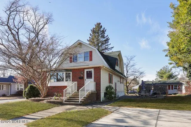 $765,000 | 49 Appleton Avenue, Leonardo, NJ 07737