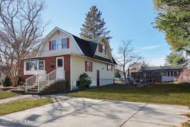 $765,000 | 49 Appleton Avenue, Leonardo, NJ 07737