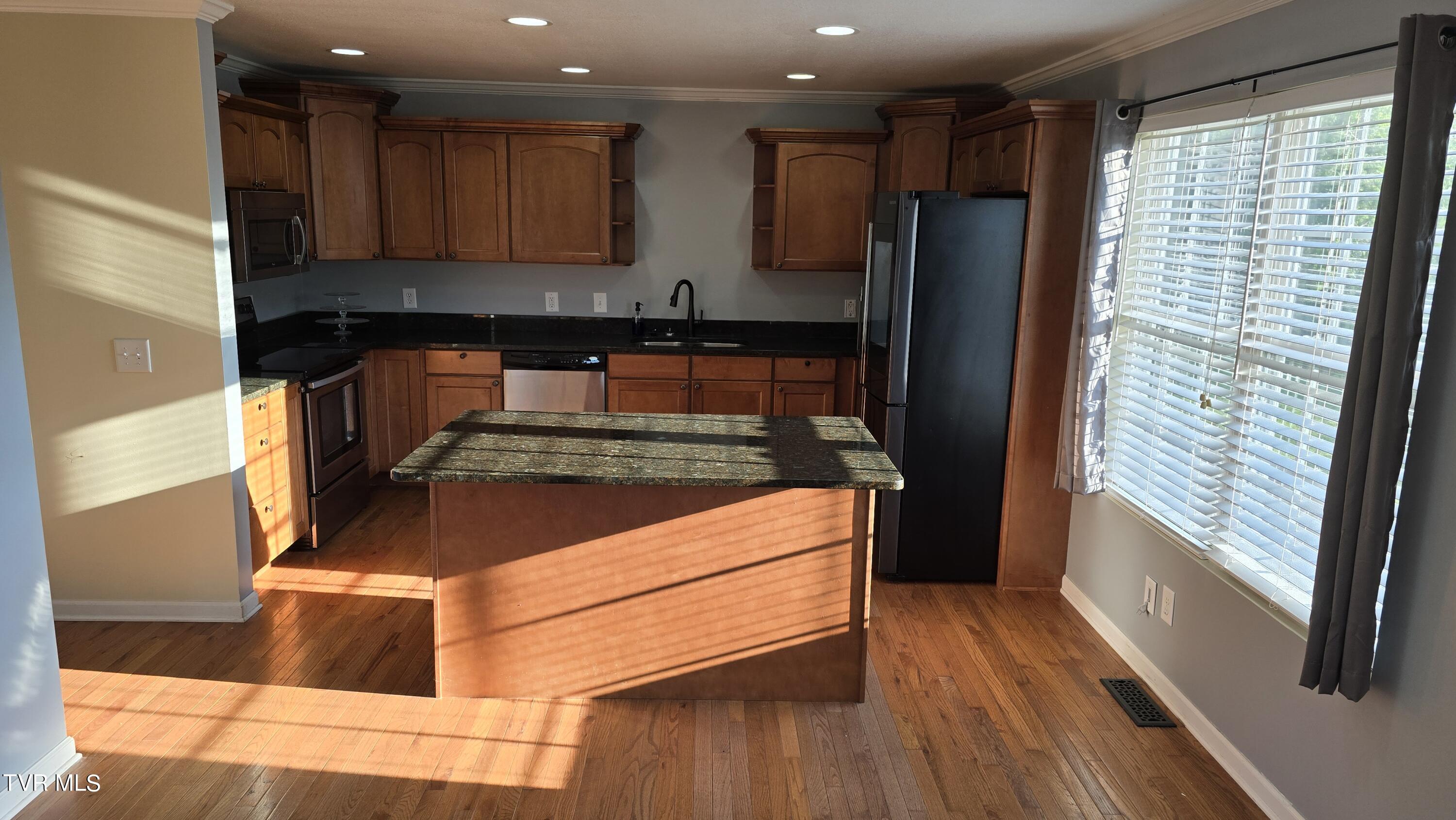 234 Montvale Road, Unit 8 Bristol, VA 24201 - Photo 16 of 50 20240814_185446