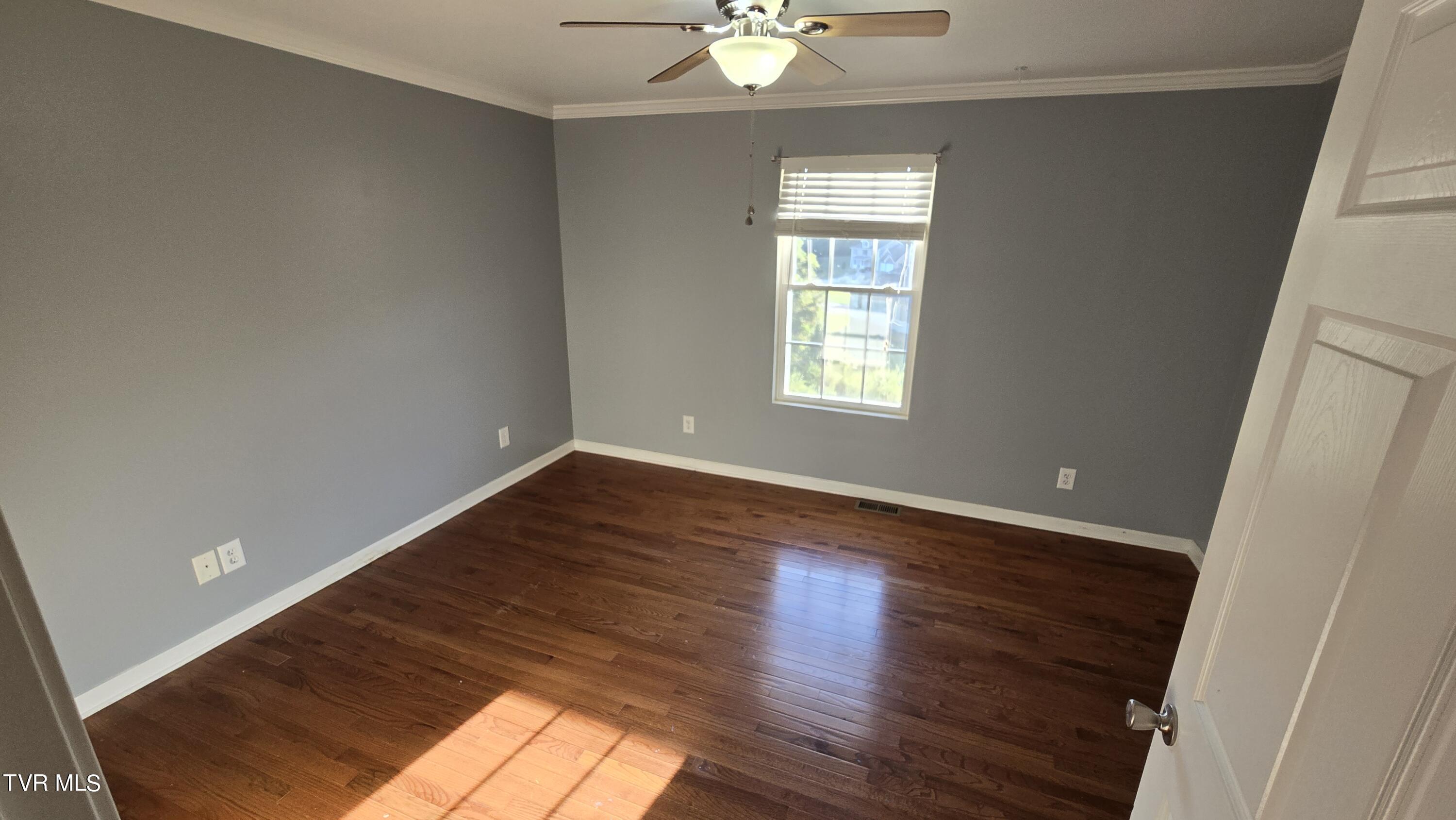 234 Montvale Road, Unit 8 Bristol, VA 24201 - Photo 33 of 50 20240814_190158 (1)
