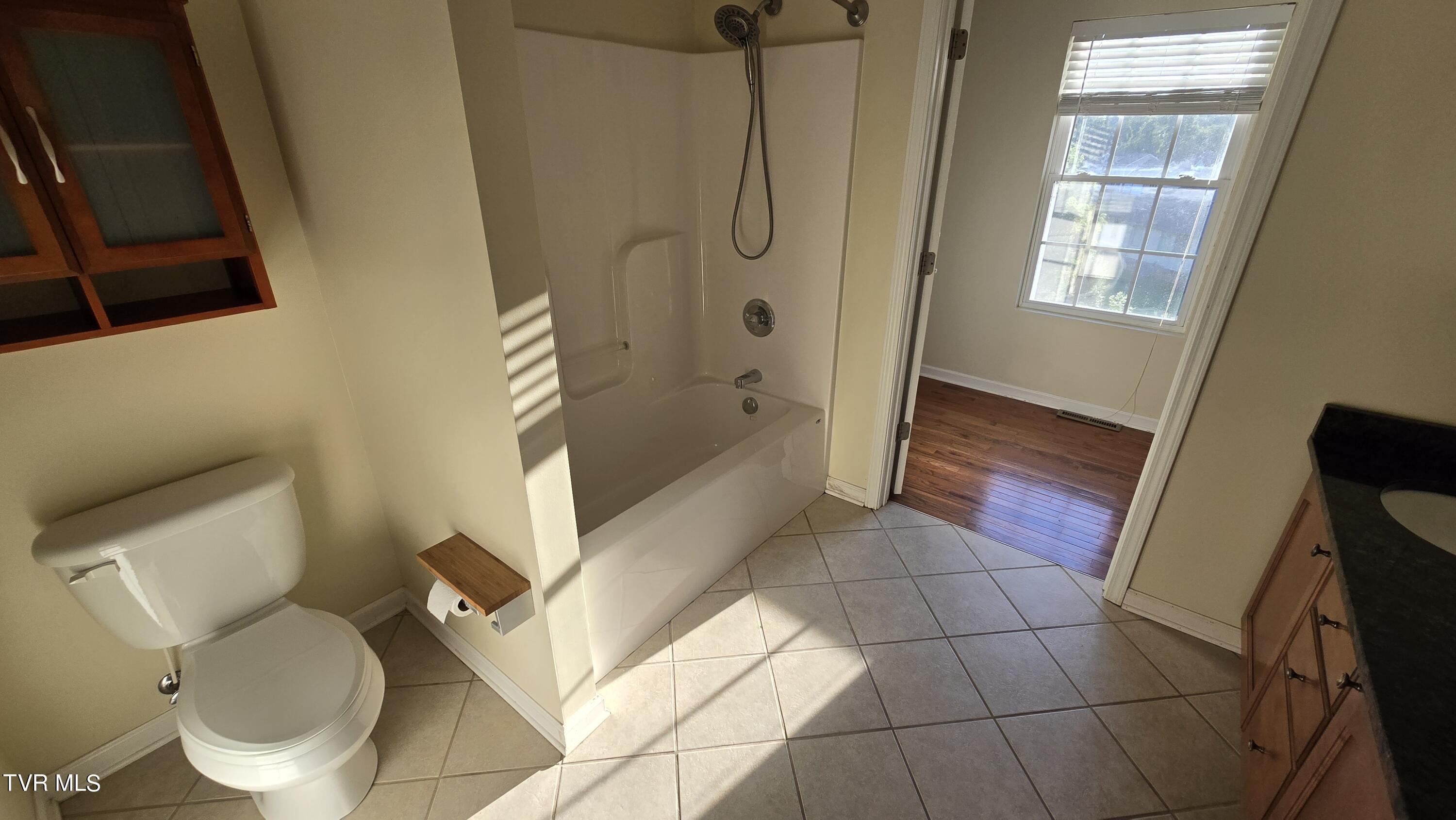 234 Montvale Road, Unit 8 Bristol, VA 24201 - Photo 41 of 50 20240814_190944