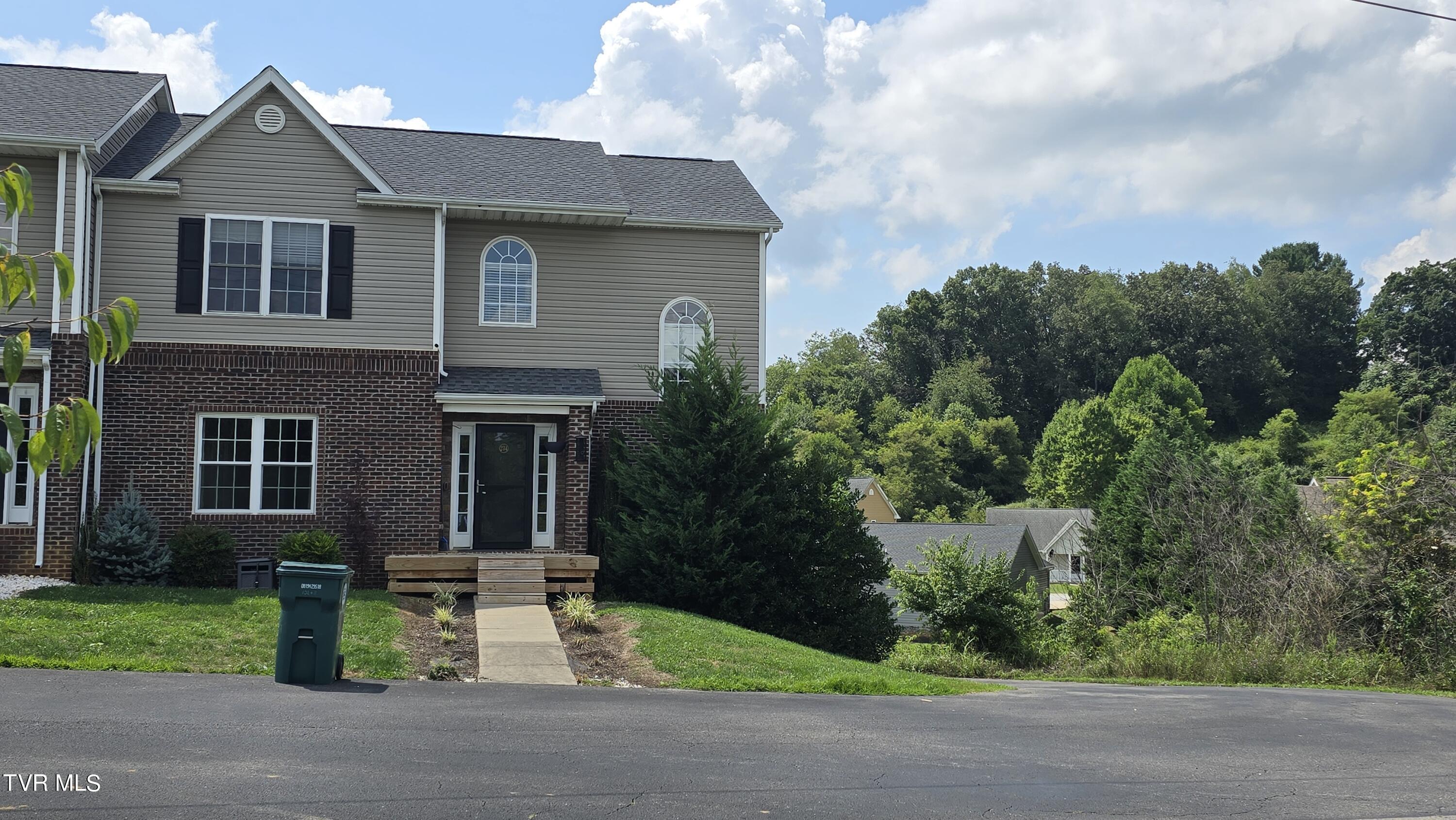 234 Montvale Road, Unit 8 Bristol, VA 24201 - Photo 6 of 50 20240809_145544 (1)