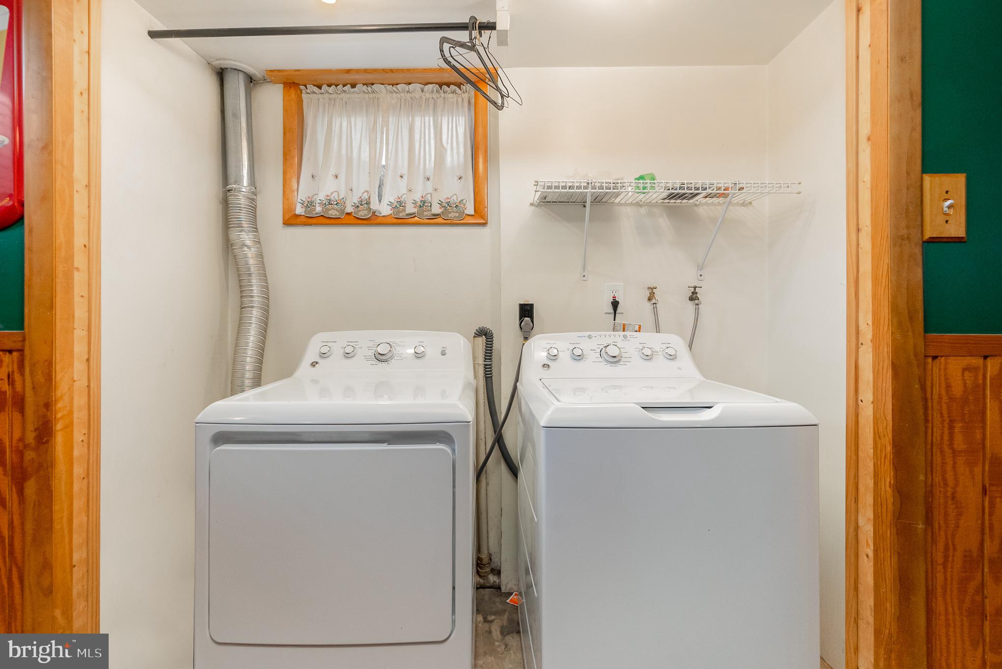 2120 Turkey Point Road Essex, MD 21221 - Photo 24 of 42 Washer/Dryer in basement.