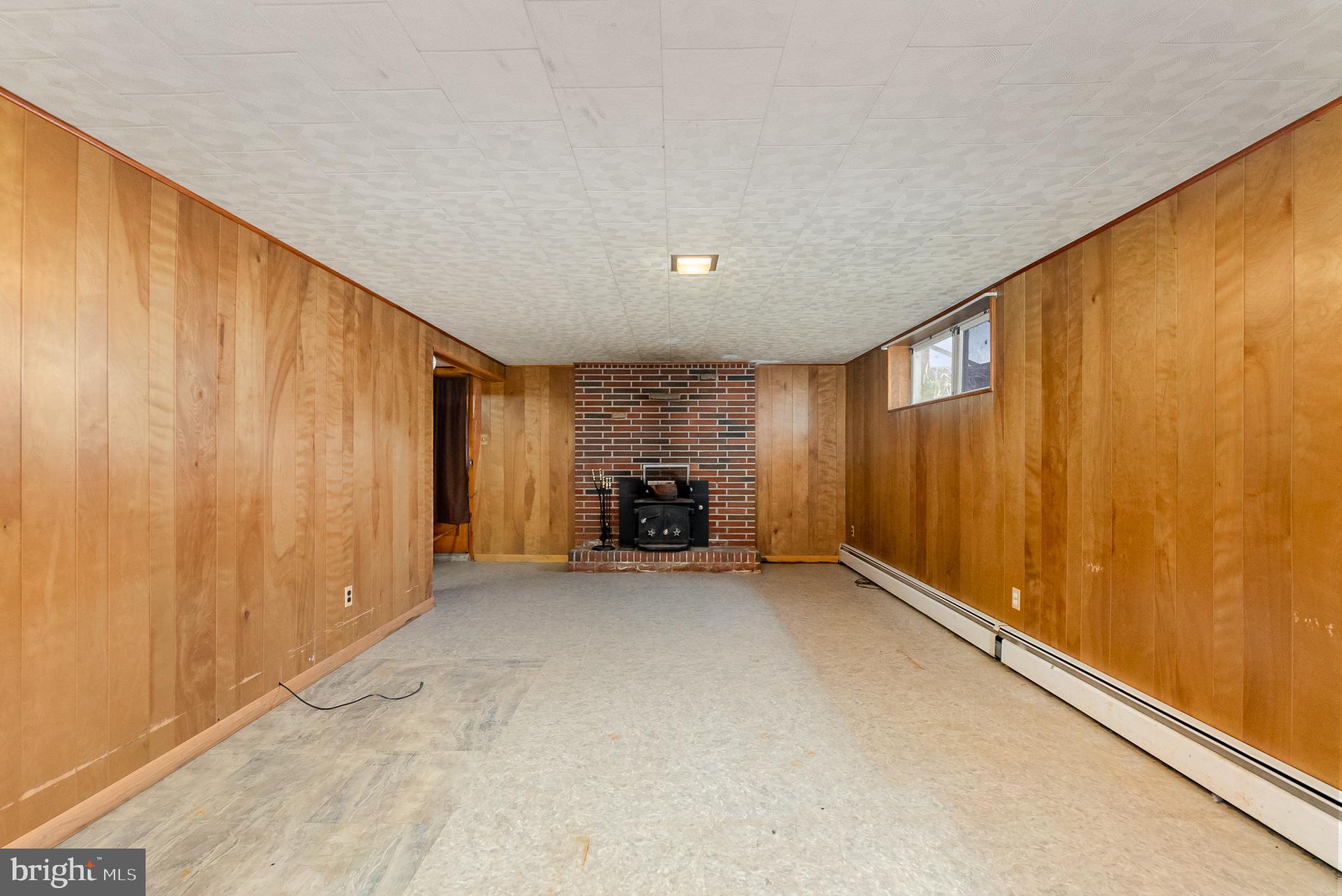2120 Turkey Point Road Essex, MD 21221 - Photo 30 of 42 Family/Den room