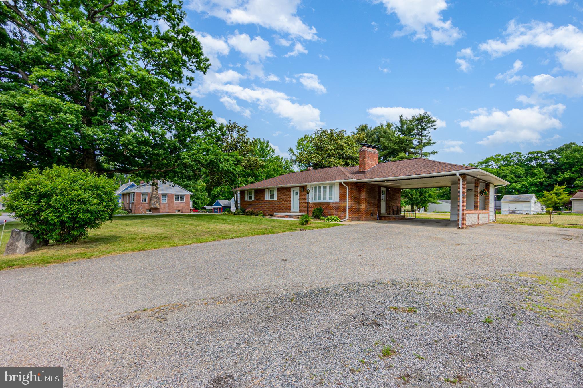 2120 Turkey Point Road Essex, MD 21221 - Photo 3 of 42 Plenty of room for guests!