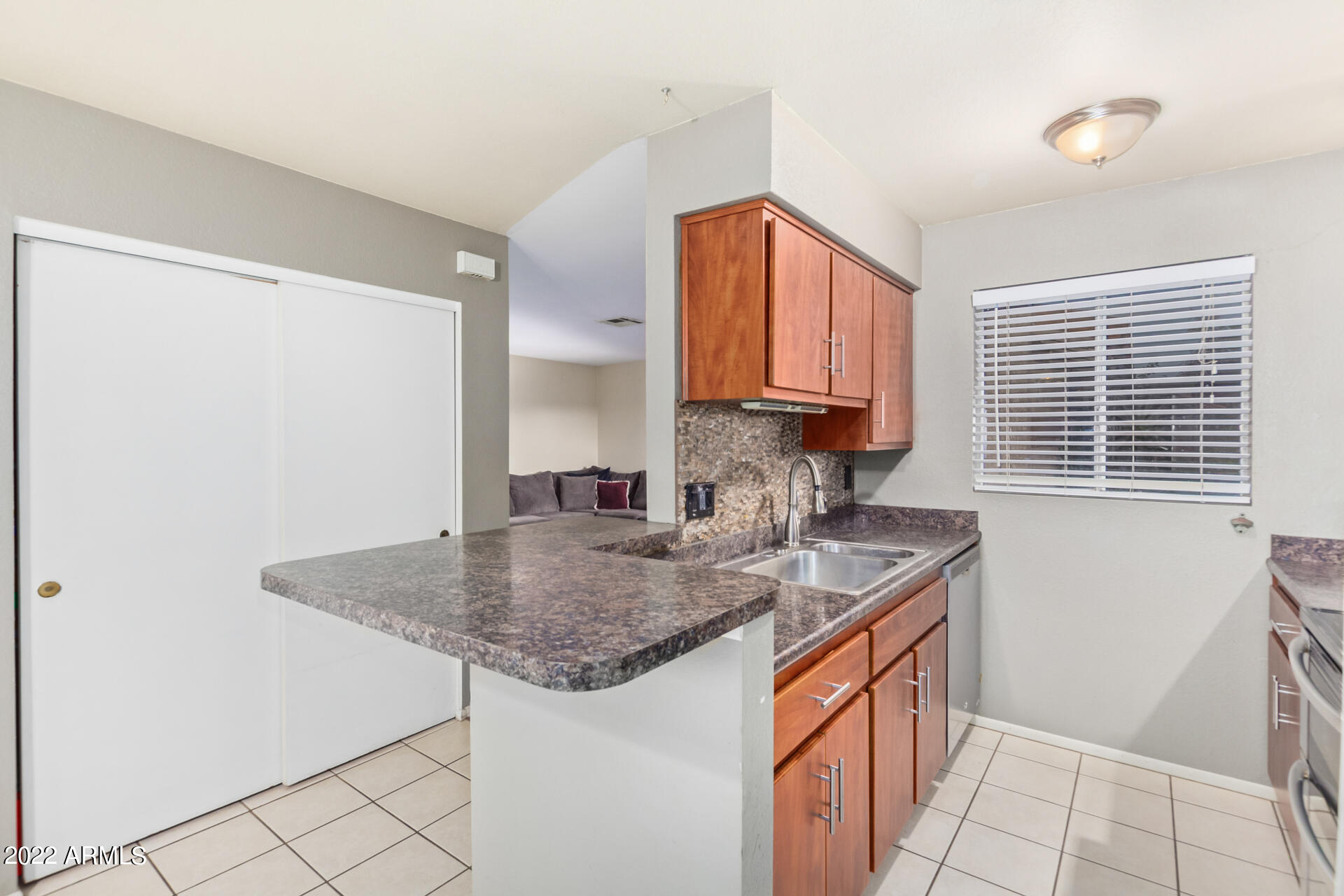 93 North Cooper Road, Unit 37 Chandler, AZ 85225 - Photo 23 of 32 11 - Cooper