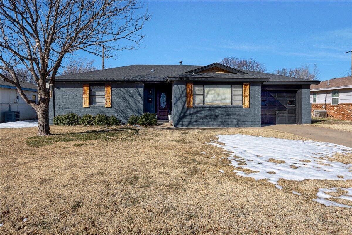 4814 South Austin Street Amarillo, TX 79110 - Photo 1 of 19 01-Front
