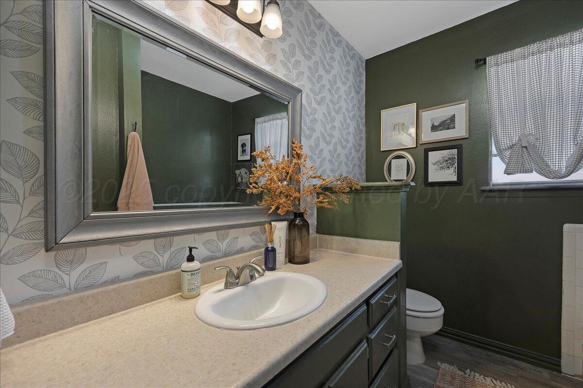 4814 South Austin Street Amarillo, TX 79110 - Photo 14 of 19 14-Bathroom 2