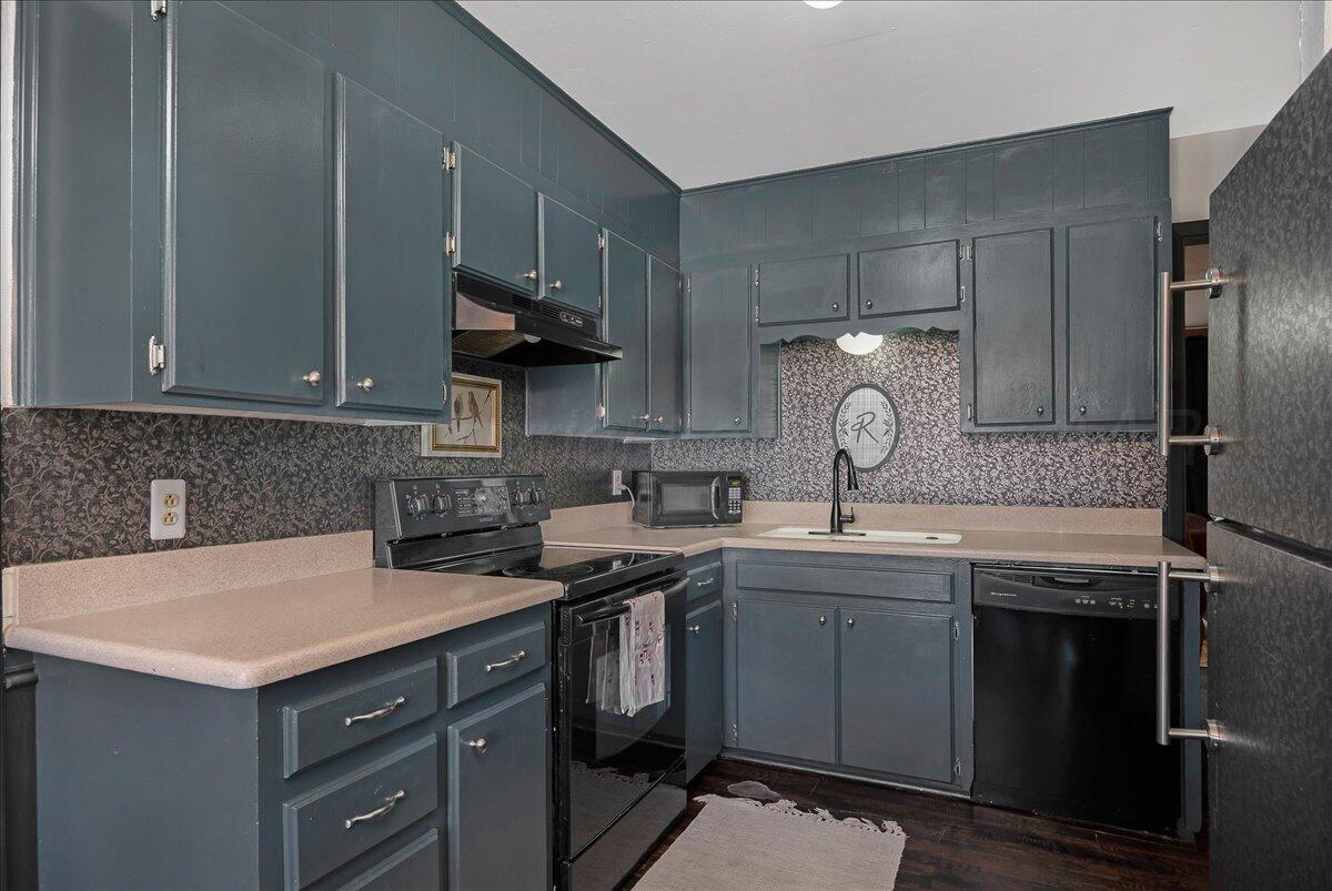 4814 South Austin Street Amarillo, TX 79110 - Photo 5 of 19 05-Kitchen