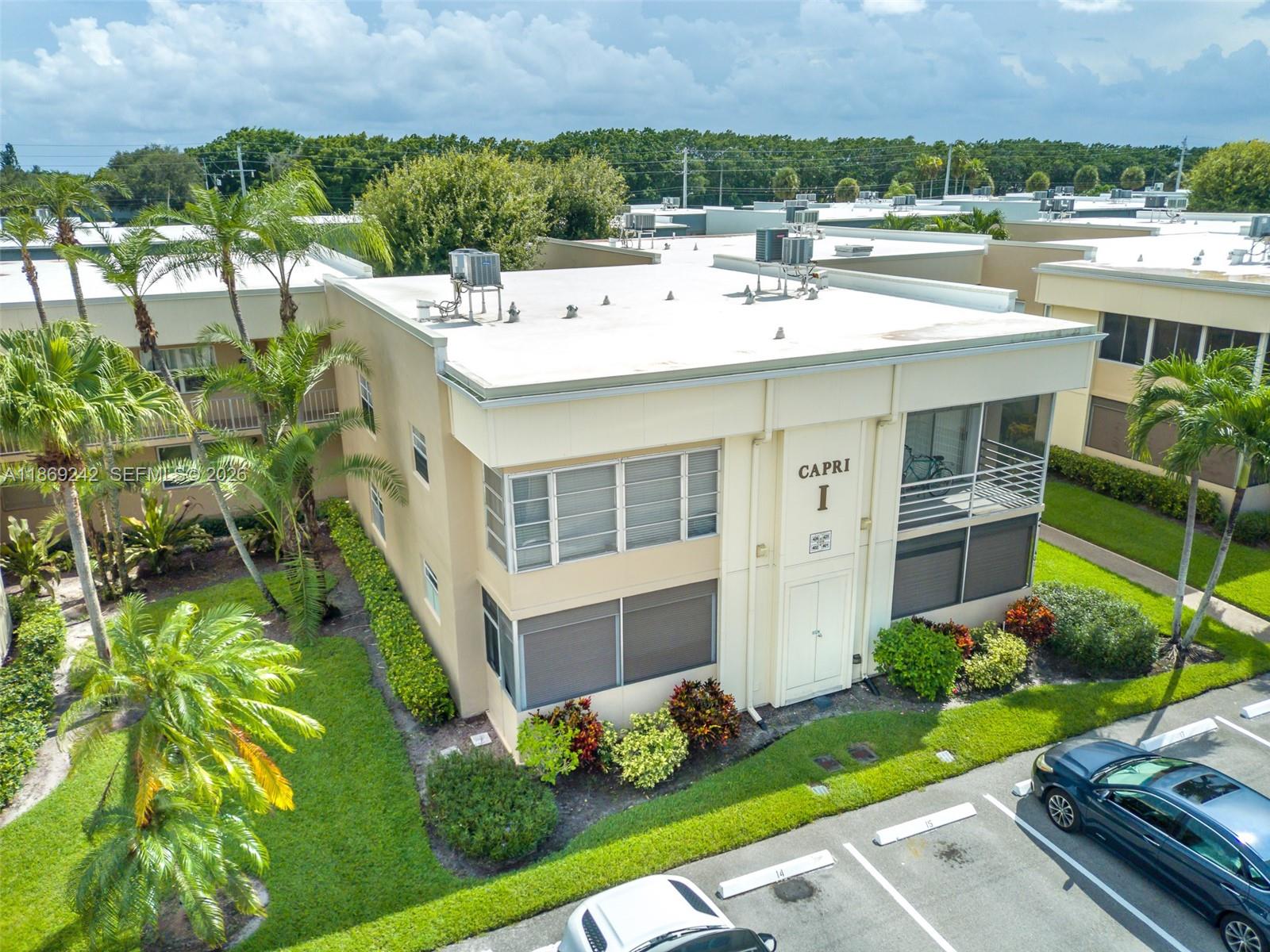 402 Capri H, Unit 402 Delray Beach, FL 33484 - Photo 1 of 32