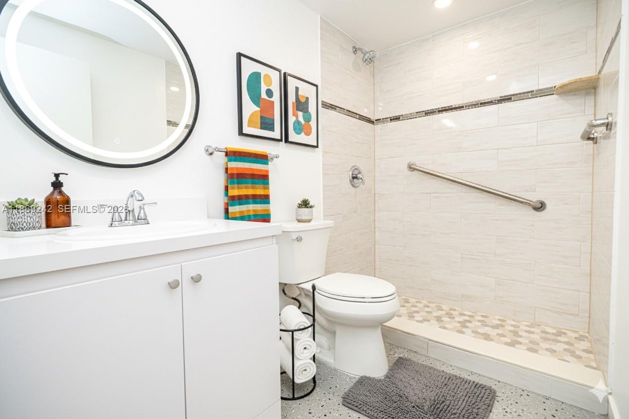 402 Capri H, Unit 402 Delray Beach, FL 33484 - Photo 19 of 32 virtually stage