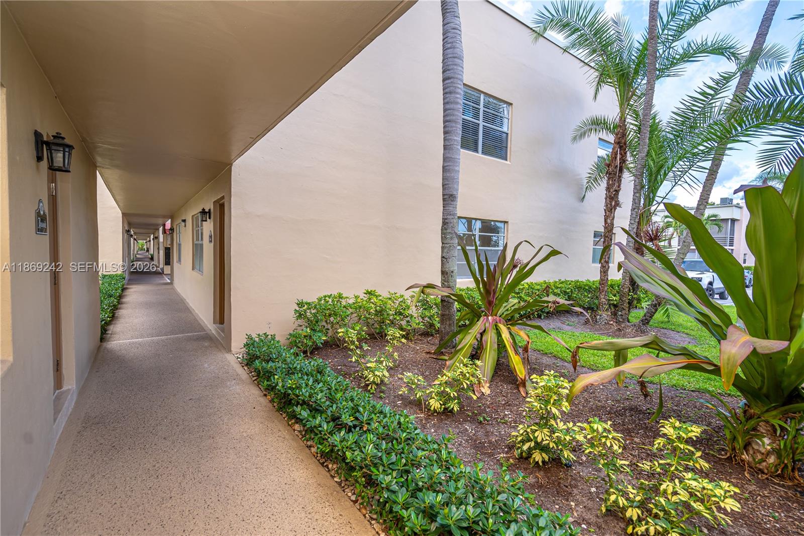402 Capri H, Unit 402 Delray Beach, FL 33484 - Photo 24 of 32