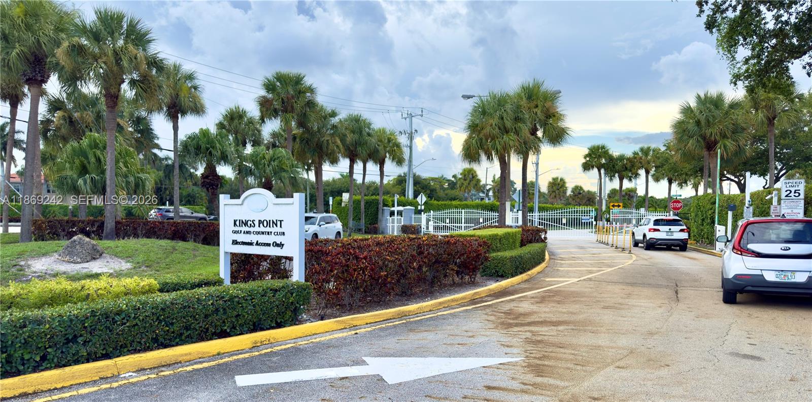 402 Capri H, Unit 402 Delray Beach, FL 33484 - Photo 28 of 32