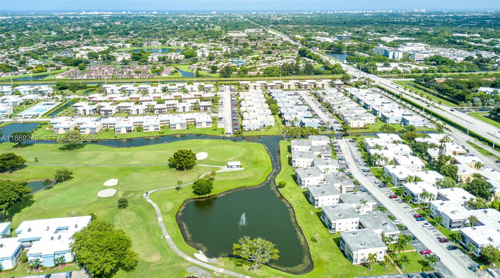 402 Capri H, Unit 402 Delray Beach, FL 33484 - Photo 3 of 32