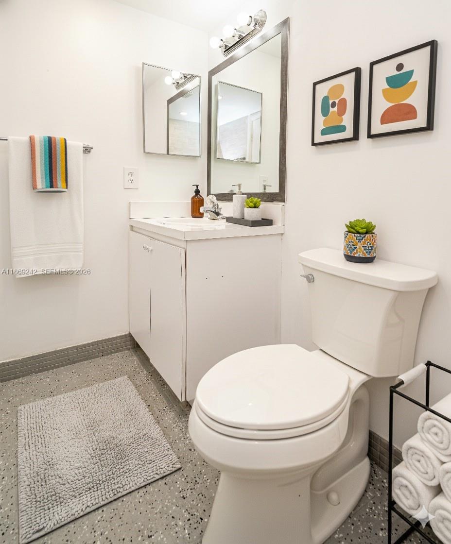 402 Capri H, Unit 402 Delray Beach, FL 33484 - Photo 10 of 32 virtually stage