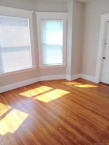 $1,250 | 121 Lounsbury Street, Unit 3E, Waterbury, CT 06706