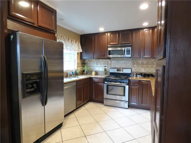 $749,900 | 630 West Santa Cruz Street, San Pedro, CA 90731