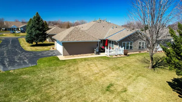 $259,900 | 1906 Oak Tree Lane, Unit B, Rose Creek, MN 55970