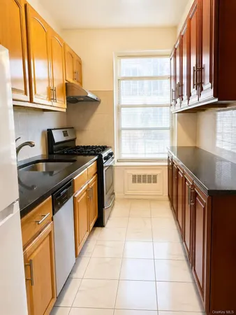 $292,000 | 138-25 68th Drive, Unit 1A | Kew Gardens Hills