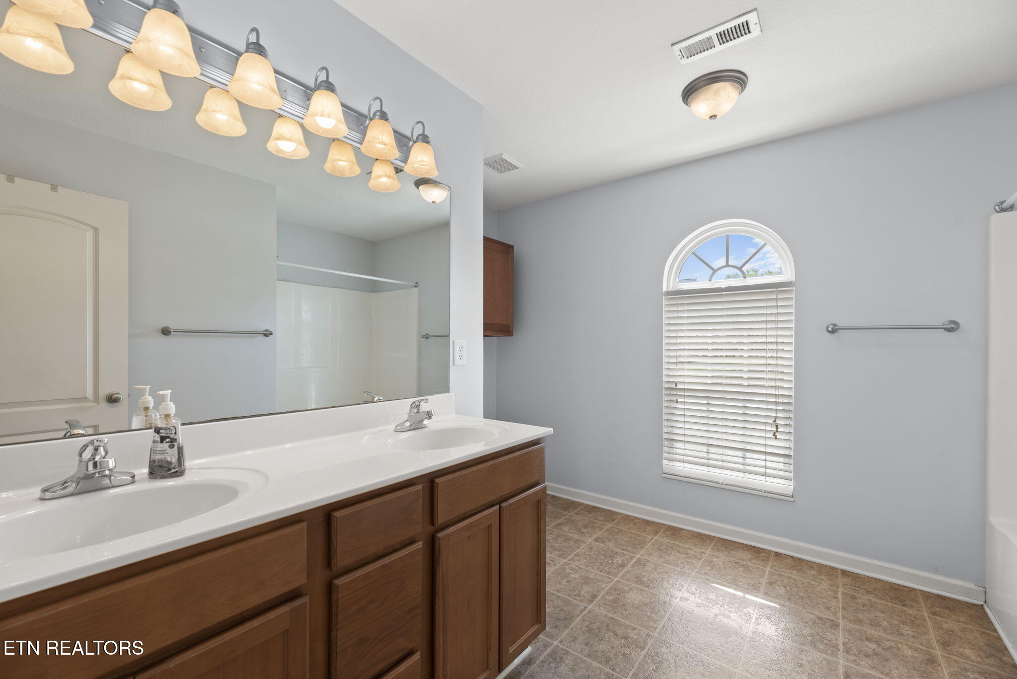 1820 Falling Waters Road Knoxville, TN 37922 - Photo 29 of 48 35-web-or-mls-FllngWtrs1820 (114)