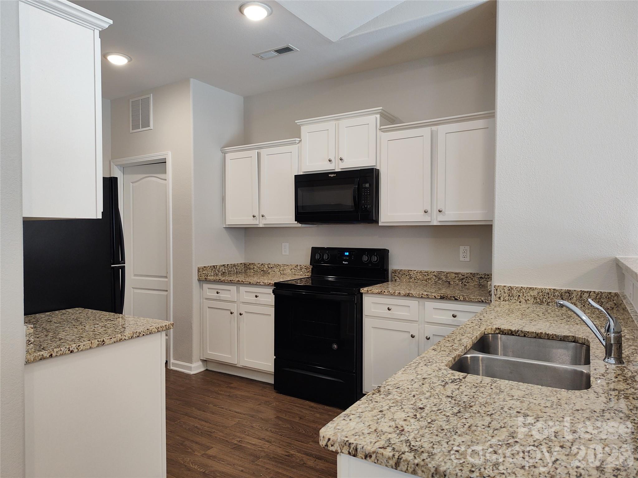 9623 Weikert Road Charlotte, NC 28215 - Photo 2 of 18