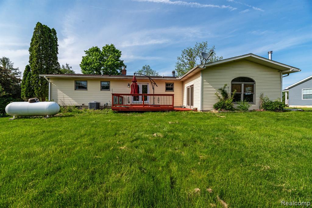 1349 West Cook Road Grand Blanc, MI 48439 - Photo 2 of 20